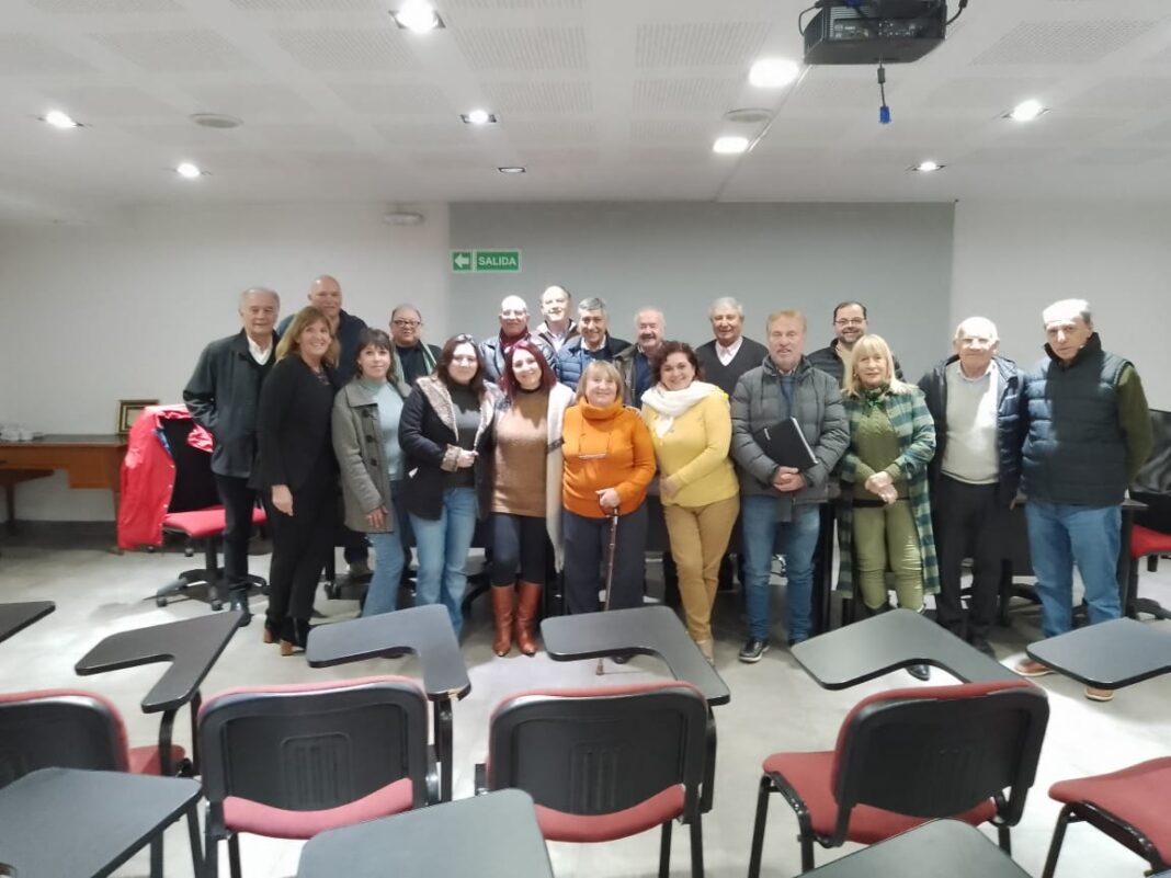 Participamos de una nueva reunión de AEPUQ.